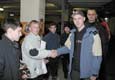 Vtz pevzal diplom a cenu z rukou syna Stanislava Matjovskho Michala, bvalho spnho motokrovho zvodnka.